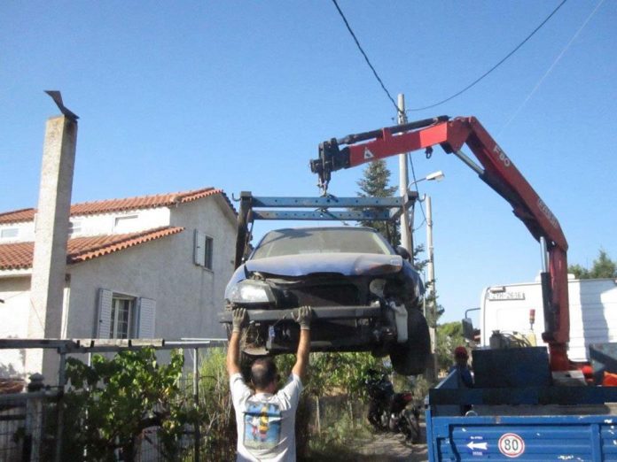 απομάκρυνση οχημάτων στο Δήμο Διονύσου