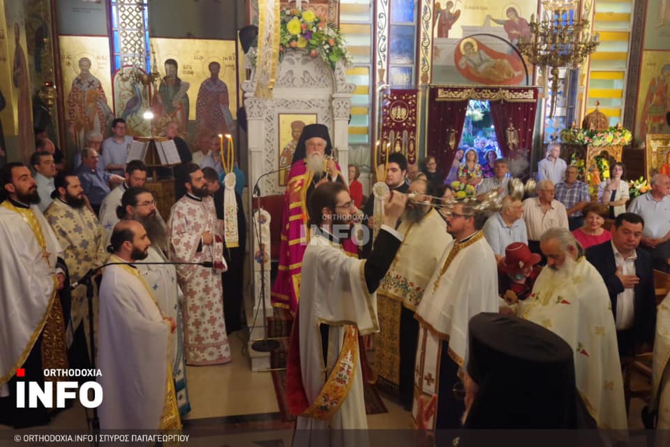 Στον ιερό ναό αγίων Αποστόλων Πέτρου & Παύλου ο Δήμαρχος Τάσος Μαυρίδης για το άνοιγμα Πρωτόθρονων 2020”