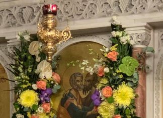 Στον ιερό ναό αγίων Αποστόλων Πέτρου & Παύλου ο Δήμαρχος Τάσος Μαυρίδης για το άνοιγμα Πρωτόθρονων 2020” πρωτόθρονα