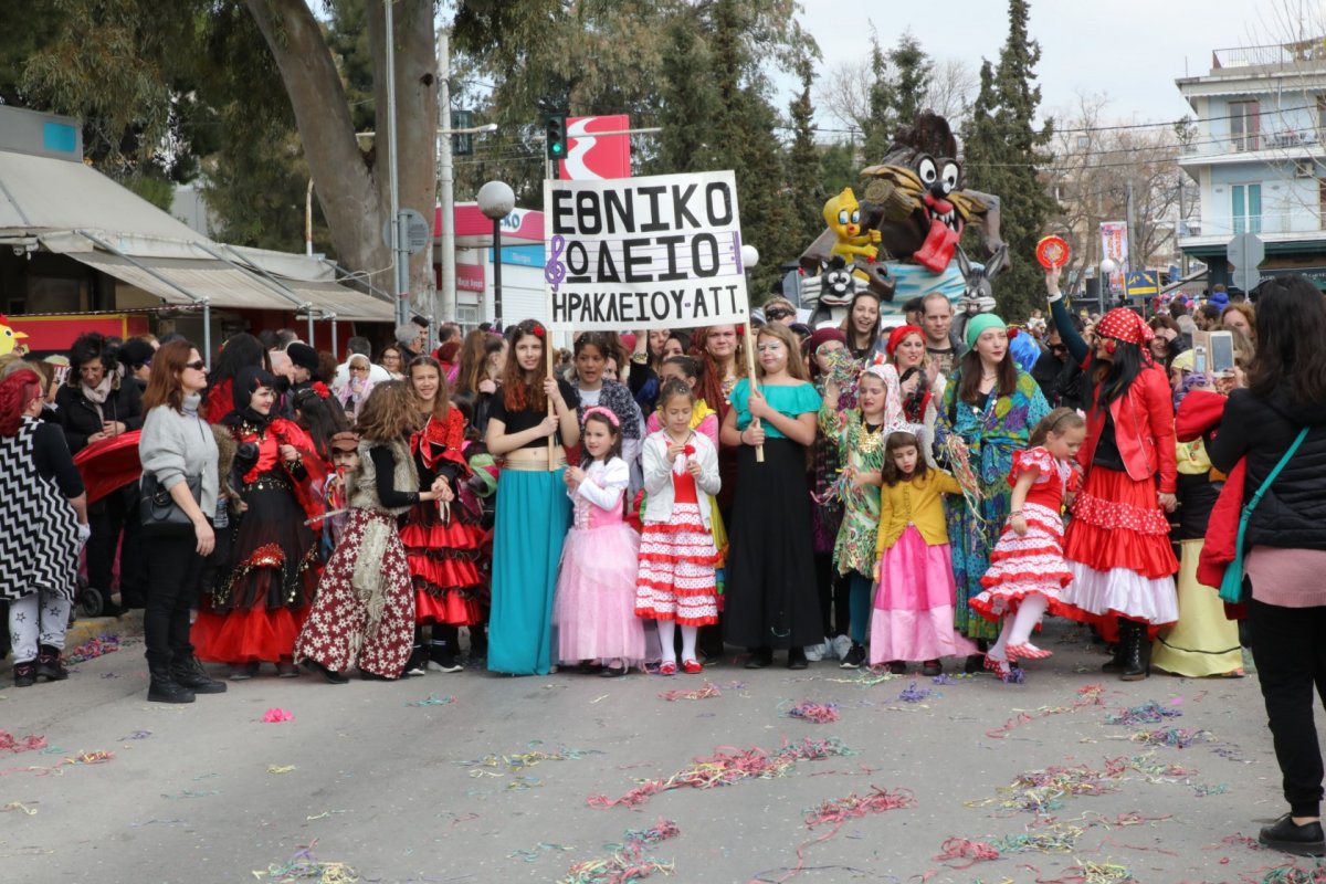 Κέφι, γέλια και χορός στο 2ο Ηρακλειώτικο Καρναβάλι