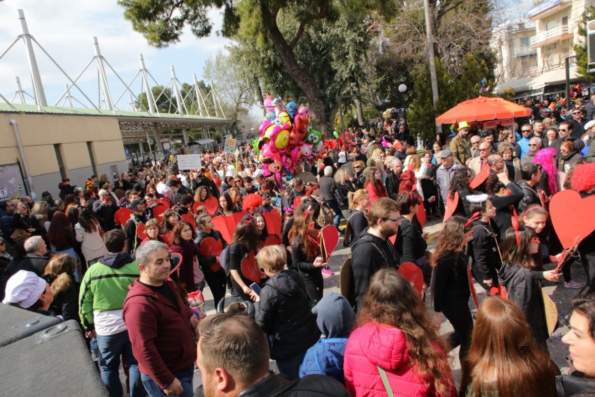 Κέφι, γέλια και χορός στο 2ο Ηρακλειώτικο Καρναβάλι