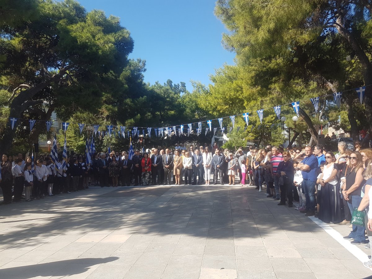 Με όλες τις τιμές ο εορτασμός της επετείου της 28ης Οκτωβρίου στο Ηράκλειου Αττικής