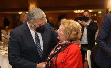 Βράβευση της Σ. Κυπραίου για το σημαντικό φιλανθρωπικό της έργο
