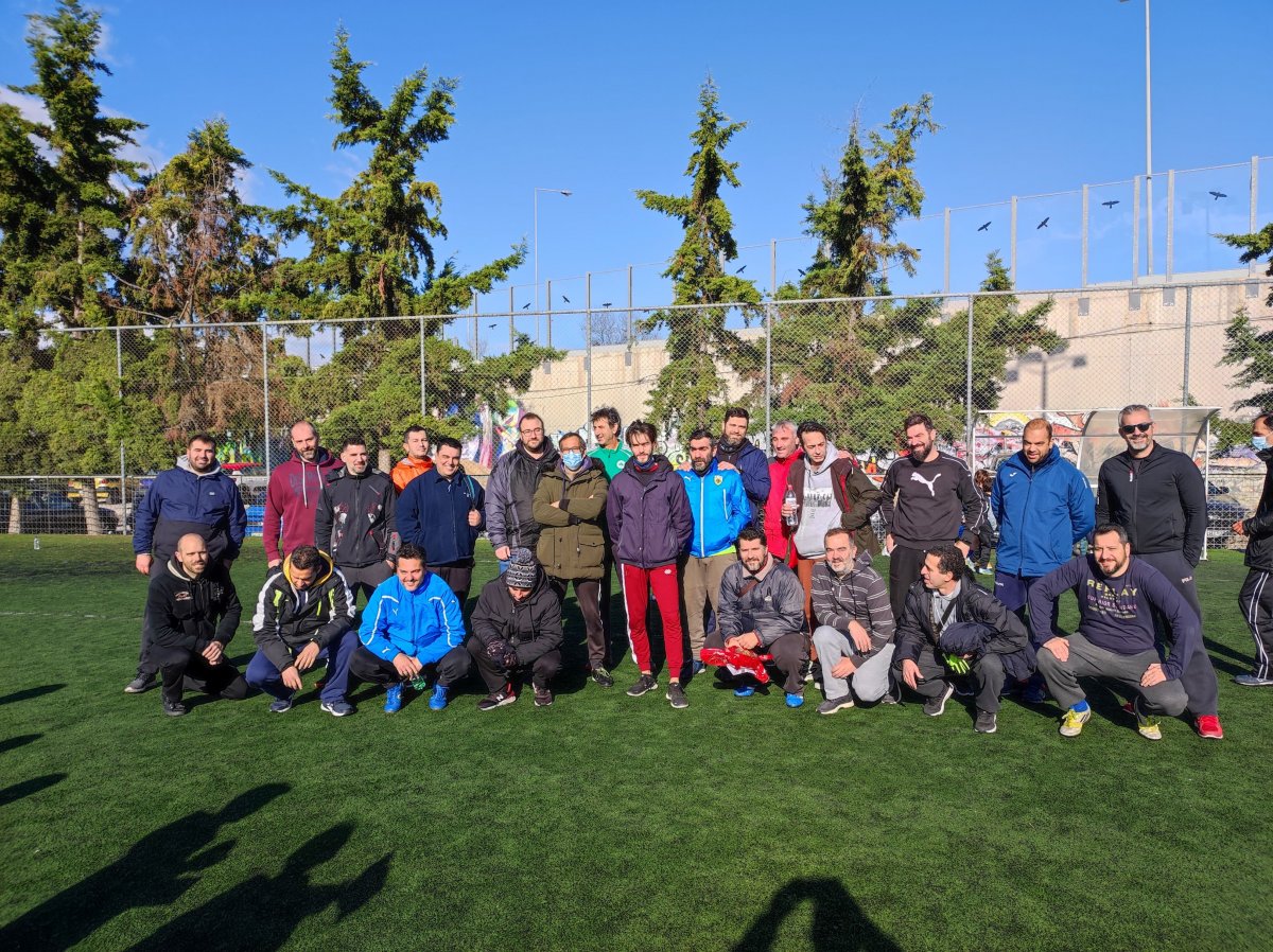 Μπαμπάδες και παιδιά έπαιξαν ποδόσφαιρο στο Χριστουγεννιάτικο τουρνουά των Ακαδημιών του Δήμου Ηρακλείου Αττικής