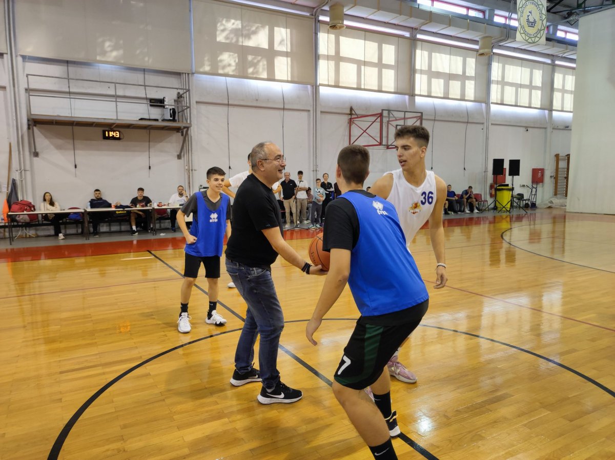 Τα παιδιά της πόλης νικητές του τουρνουά μπάσκετ του Δήμου Ηρακλείου Αττικής για την ενίσχυση των σχολικών εκδρομών