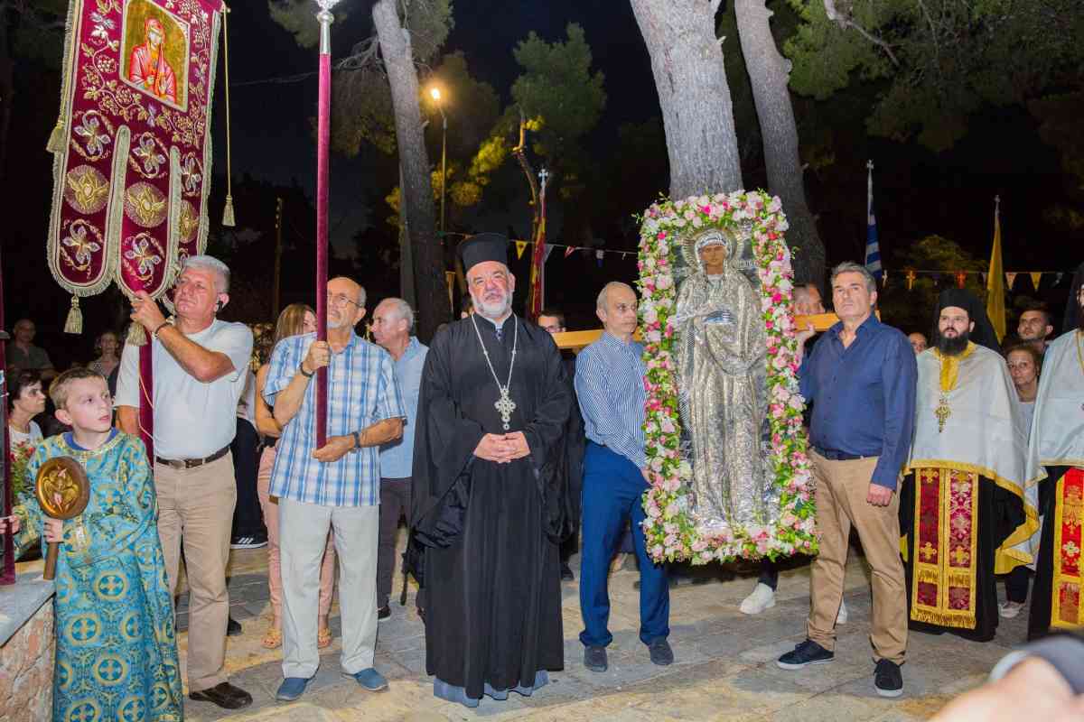 ΛΑΜΠΡΗ ΛΙΤΑΝΕΙΑ ΤΗΣ ΑΓΙΑΣ ΜΑΡΙΝΑΣ ΣΤΗΝ ΕΚΑΛΗ