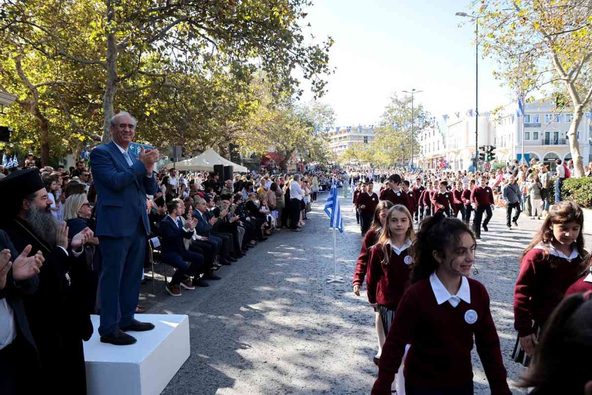 ΜΕ ΛΑΜΠΡΟΤΗΤΑ Η ΠΑΡΕΛΑΣΗ ΤΗΣ 28ης ΟΚΤΩΒΡΙΟΥ ΣΤΟΝ ΔΗΜΟ ΚΗΦΙΣΙΑΣ