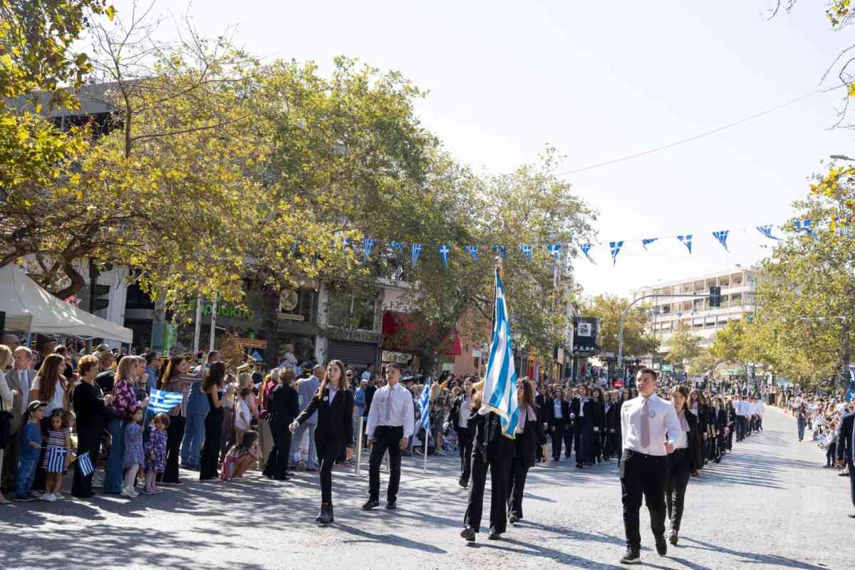 ΜΕ ΛΑΜΠΡΟΤΗΤΑ Η ΠΑΡΕΛΑΣΗ ΤΗΣ 28ης ΟΚΤΩΒΡΙΟΥ ΣΤΟΝ ΔΗΜΟ ΚΗΦΙΣΙΑΣ