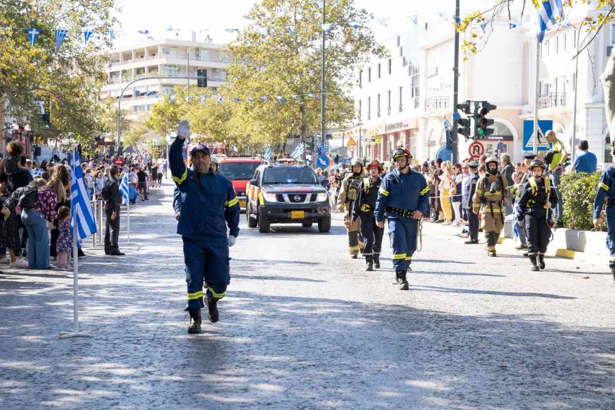 ΜΕ ΛΑΜΠΡΟΤΗΤΑ Η ΠΑΡΕΛΑΣΗ ΤΗΣ 28ης ΟΚΤΩΒΡΙΟΥ ΣΤΟΝ ΔΗΜΟ ΚΗΦΙΣΙΑΣ