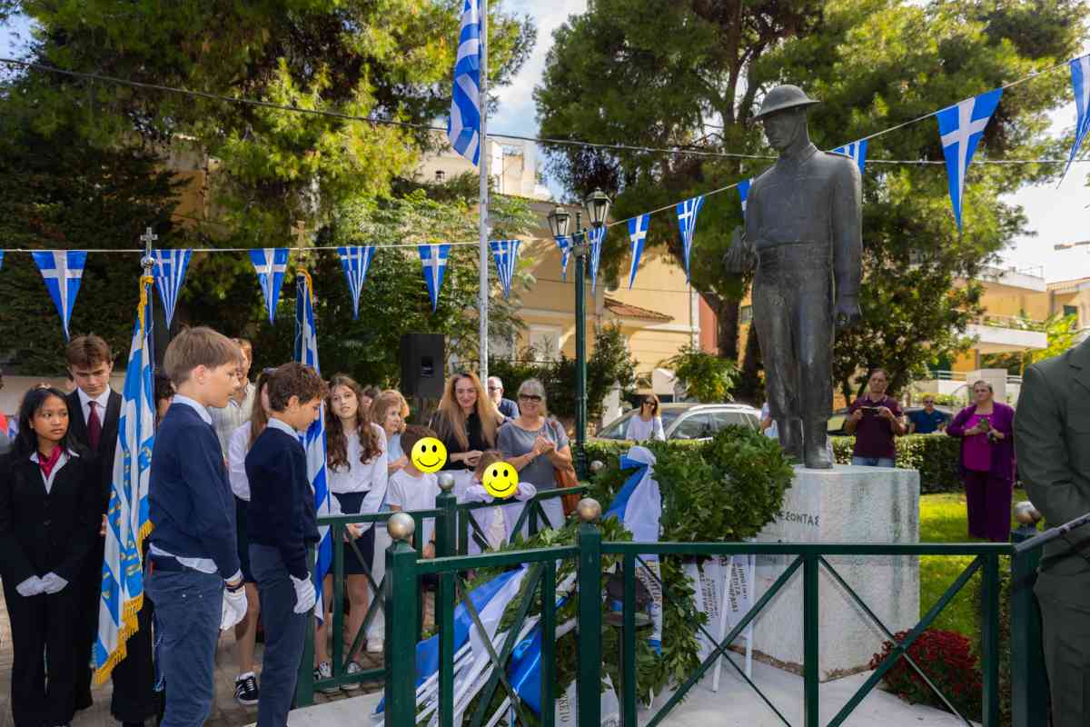 ΦΟΡΟΣ ΤΙΜΗΣ ΣΤΟΥΣ ΗΡΩΕΣ ΤΟΥ '40 ΣΤΗ ΝΕΑ ΕΡΥΘΡΑΙΑ