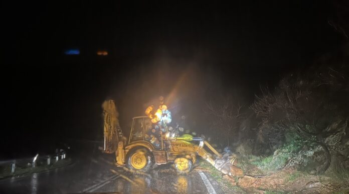 &Sigma;&upsilon;&nu;&tau;&omicron;&nu;&iota;&sigma;&mu;έ&nu;&eta; &alpha;&nu;&tau;&alpha;&pi;ό&kappa;&rho;&iota;&sigma;&eta; &tau;&omicron;&upsilon; &Delta;ή&mu;&omicron;&upsilon; &Delta;&iota;&omicron;&nu;ύ&sigma;&omicron;&upsilon; &sigma;&tau;&alpha; έ&nu;&tau;&omicron;&nu;&alpha; &kappa;&alpha;&iota;&rho;&iota;&kappa;ά &phi;&alpha;&iota;&nu;ό&mu;&epsilon;&nu;&alpha;